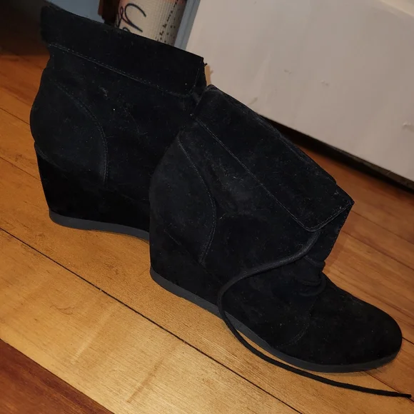 Madden Girl Black Wedge Heel Boots - Picture 4 of 5